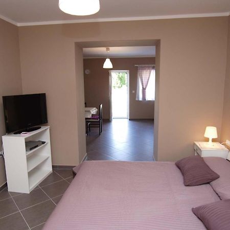 Ferienwohnung Federica A2+1 Veli Lošinj Exterior foto